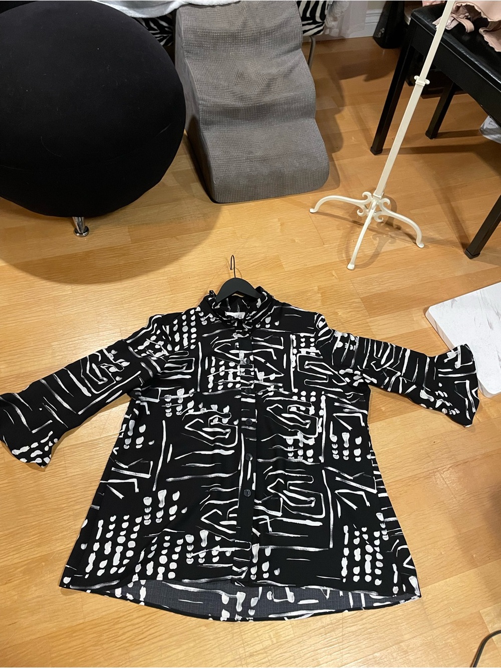 Joseph Ribkoff Black and White Abstract Button-Up